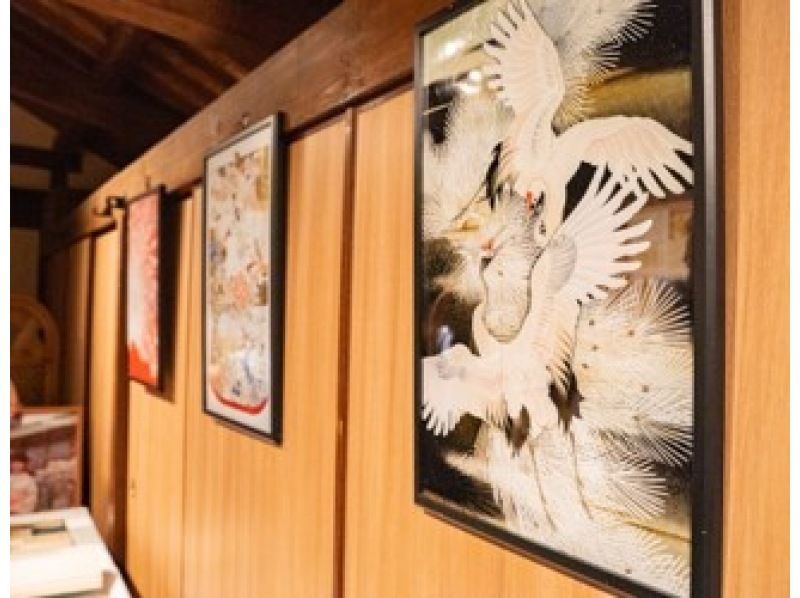 【山口・防府】白石呉服店の歴史と図案帳にふれる着物アート体験の紹介画像