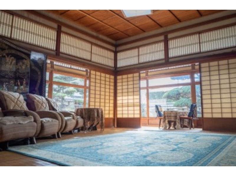 【山口・防府】白石呉服店の歴史と図案帳にふれる着物アート体験の紹介画像