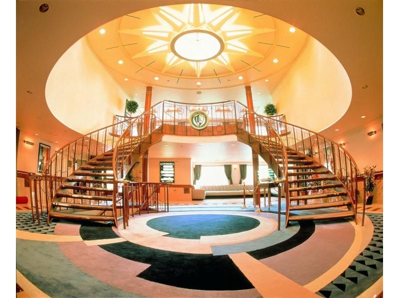 ＜2/26～3/13限定＞【12:30出航：ランチクルーズ】カップルで乾杯♪船上の記念日プラン＜フレンチフルコース+乾杯ドリンク+花束付＞の紹介画像