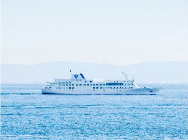 ＜2/26～3/13限定＞【12:30出航：ランチクルーズ】船上の記念日プラン＜フレンチフルコース+乾杯ドリンク+ホールケーキ+花束付＞の紹介画像