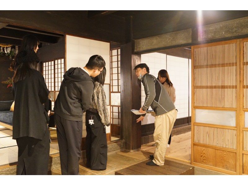 【茨城・古河】築150年を超える侍ルーツの古民家で体験する 日本の伝統工法のヒミツ(お話)と浮世絵絵付け体験の紹介画像