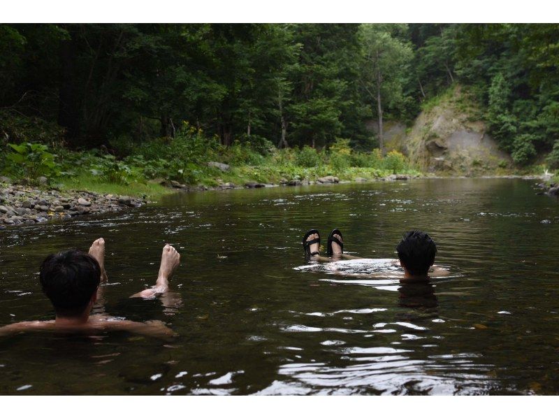 『出張テントサウナ　片道１００km圏内　配達料無料　２５，０００円〜』テントの設置・撤収・火の管理など面倒なことすべてお任せプランの紹介画像