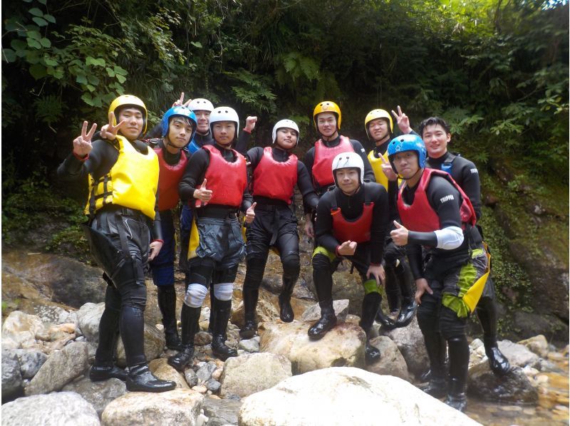 キャニオニングスマイルコース 5名以上で7,00円！！～スライダー、飛び込み、ターザンジャンプ、時間も価格もギュギュっと凝縮スマイルプラン～の紹介画像