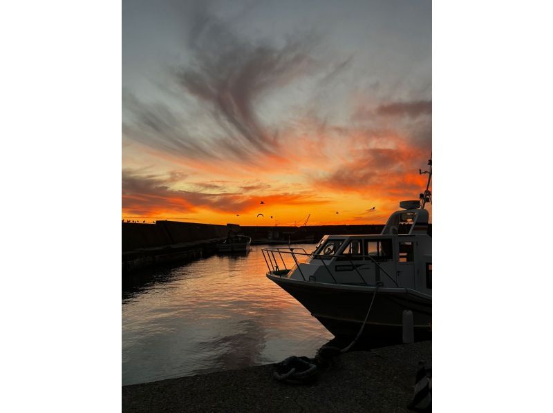 【新潟県・村上市】2026年版 特別便笹川流れ夕暮れクルーズの紹介画像