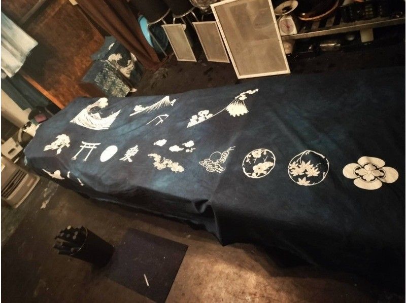 【山梨・河口湖】藍染&times;シルクスクリーン体験｜世界に1枚のオリジナル手ぬぐい・Tシャツの紹介画像