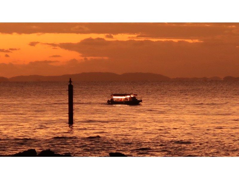 【沖縄・嘉手納】沖縄では珍しい！屋形船クルーズ｜貸切90分・120分｜サンセット＆夜景｜ドリンク付き★｜食事オプションありの紹介画像