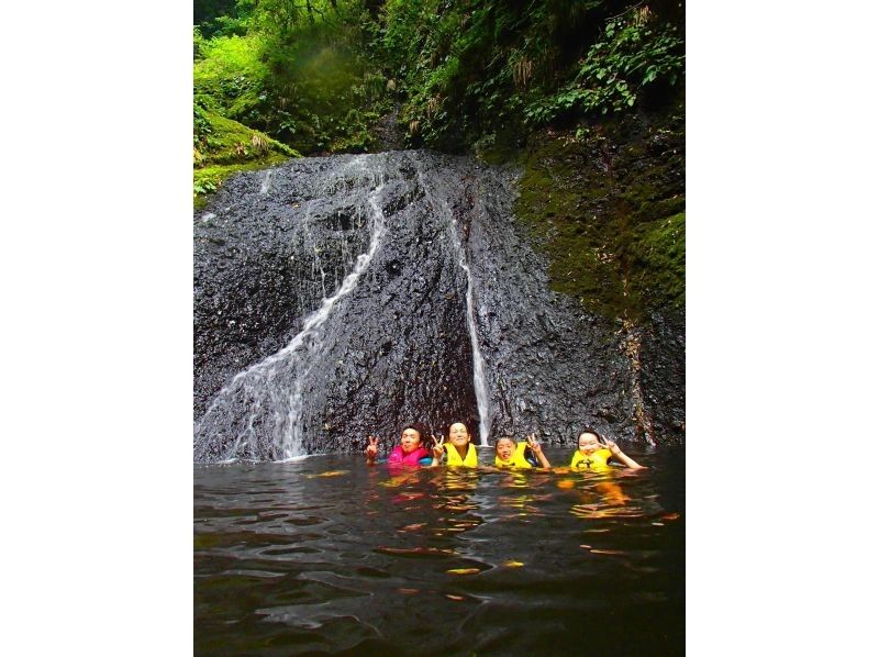 【竜神カヤック】茨城県北自然遺産、竜神渓谷の自然美とダイナミックな竜神バンジーを湖面から楽しむカヤック体験ツアー【初心者～・初期講習あり】の紹介画像