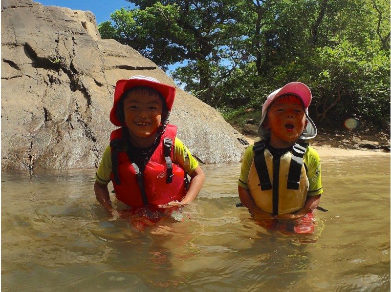 【沖縄・西表島】虫に詳しい「虫にぃにぃ」と行く昆虫＆生物観察のマニアックツアー！マングローブカヌー＆トレッキングで希少生物との出会いを提供の紹介画像