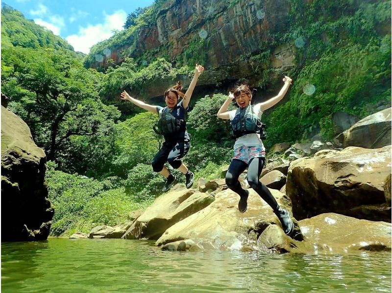 【西表島】世界自然遺産ピナイサーラの滝！圧巻の滝上・滝つぼの眺望＆マングローブでのカヌー体験も楽しむ！ファミリー・カップル・女性におすすめ！の紹介画像