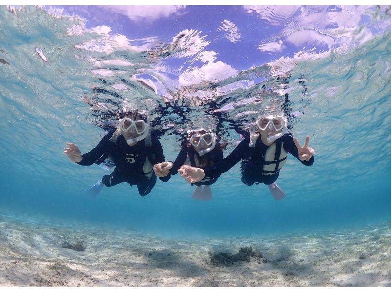 【沖縄・宮古島】学割！学生限定プランでお得に最高の思い出を「ウミガメシュノーケルフォトツアー」遭遇率100%継続中（当日予約・雨OK）の紹介画像