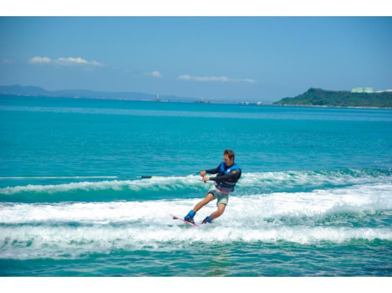 【沖縄・うるま市】にこちゃんパラセーリング100m＆マリンスポーツ3時間遊び放題の紹介画像