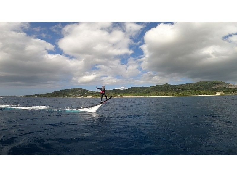 【沖縄・北部】アクティビティジャパン限定プラン！！フライボート＆2種類のマリンスポーツセット（マーブル、マッチョ）の紹介画像