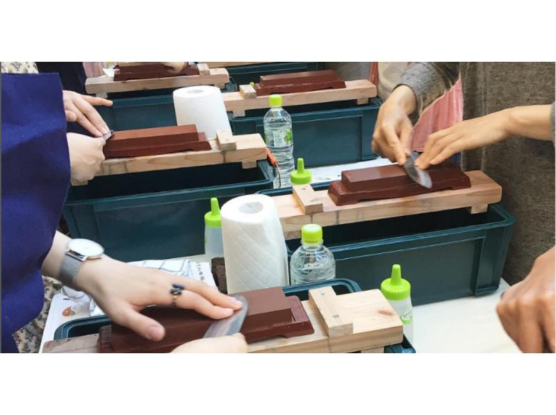 【大阪・堺筋本町】マンツーマンレッスンで研ぎを習得！今日から自宅で研げる「包丁研ぎ教室＋砥石セット」の紹介画像