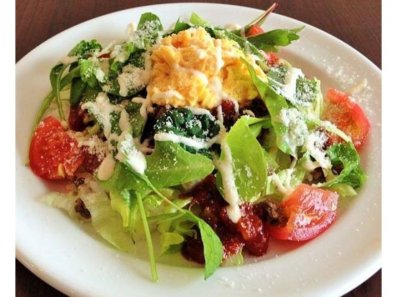 年齢制限なし☆南城市周遊☆グラスボートで海中散策＆【やぶさち】タコライス☆ウミガメ遭遇率驚異の60％！新原ビーチ沖の手つかずの自然を満喫！の紹介画像