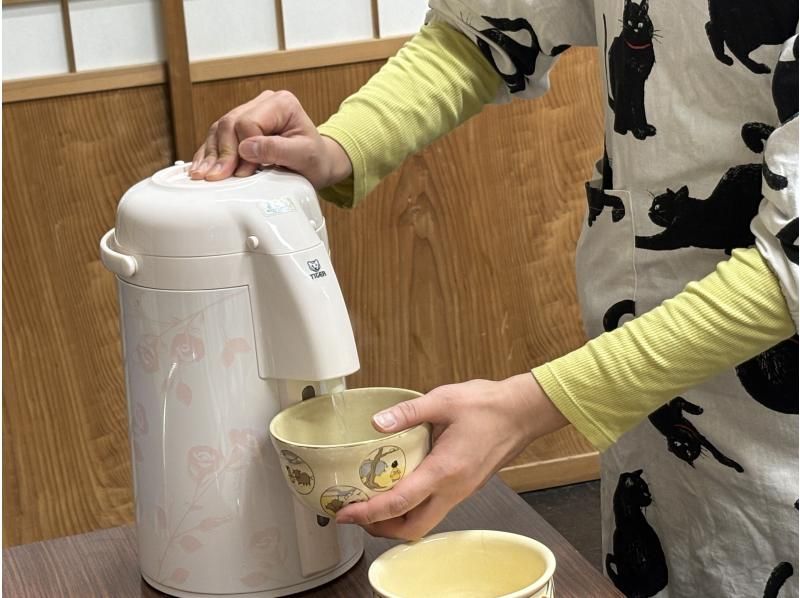 【宮城・仙台】＜茶筅＆抹茶のお土産付き＞正座不要！老舗茶道具店で学ぶお抹茶の点て方1dayレッスンの紹介画像