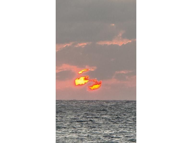 【鹿児島・与論島】毎朝開催｜島民と一緒にゆんぬふとぅばラジオ体操と海岸清掃ビーチクリーン体験（送迎付）の紹介画像