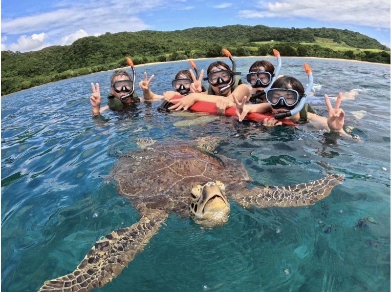 【青の洞窟/竹富島】新プラン！竹富島往復船チケット付き＆ウミガメシュノーケル★当日予約2～75歳OK 〈写真データ無料〉体験時間1.5時間の紹介画像