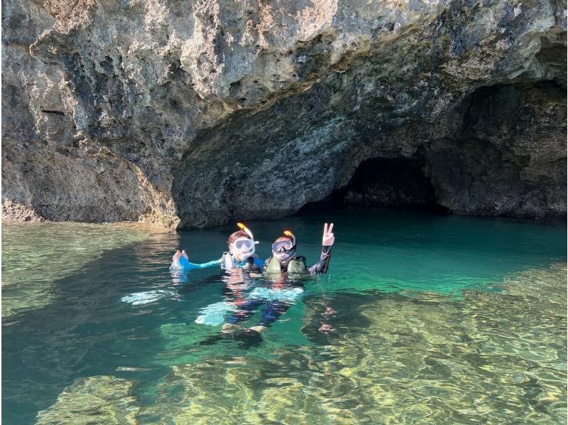 【青の洞窟/竹富島】新プラン！竹富島往復船チケット付き＆ウミガメシュノーケル★当日予約2～75歳OK 〈写真データ無料〉体験時間1.5時間の紹介画像
