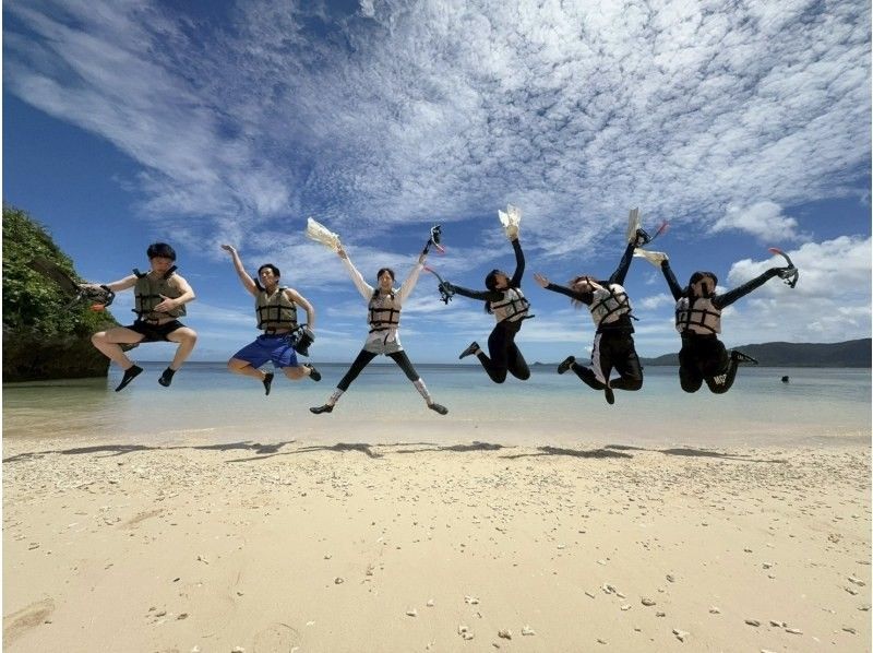 【青の洞窟/竹富島】新プラン！竹富島往復船チケット付き＆ウミガメシュノーケル★当日予約2～75歳OK 〈写真データ無料〉体験時間1.5時間の紹介画像