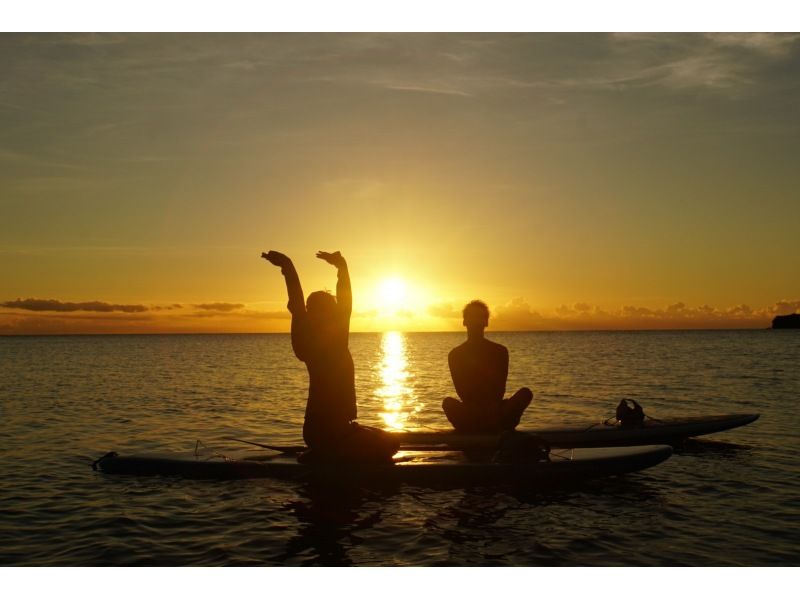 【石垣島サンセットカヤック】プライベートポイントで水平線に沈む夕日を2人で｜写真動画無料・ドローン空撮無料の紹介画像