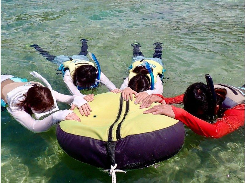 那覇からのアクセスも抜群！本島・南部ウミガメが生息してる【ジョン万ビーチ】で1組様限定のシュノーケリング冒険ツアー♪ の紹介画像