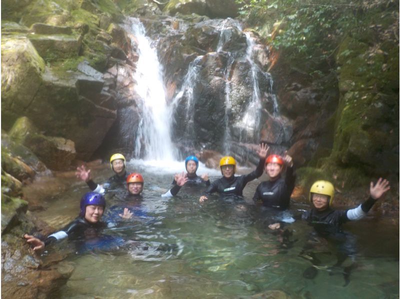 【岐阜県　奥長良川】滝巡りシャワークライミング★1組限定★　　　☆20滝を乗り越えろ！！滝だらけの映え映えスポット満載☆の紹介画像
