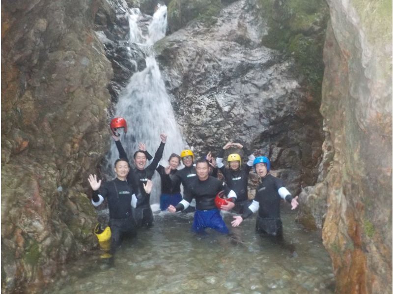 【岐阜県　奥長良川】滝巡りシャワークライミング★1組限定★　　　☆20滝を乗り越えろ！！滝だらけの映え映えスポット満載☆の紹介画像