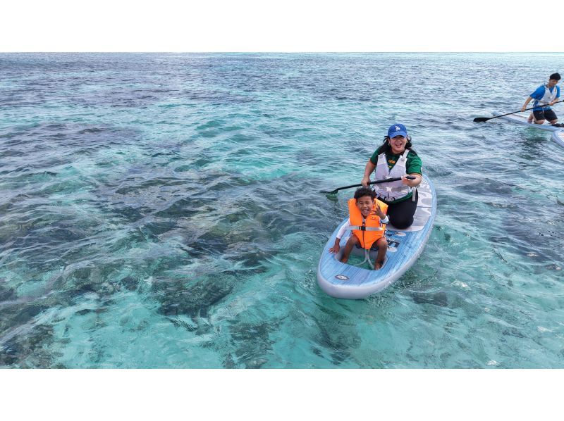 【宮古島｜ウミガメSUPツアー｜1時間】⭐️OPEN記念1組限定貸切⭐️ドローン＆水中撮影無料！SUPでウミガメを探しに行こう♪の紹介画像