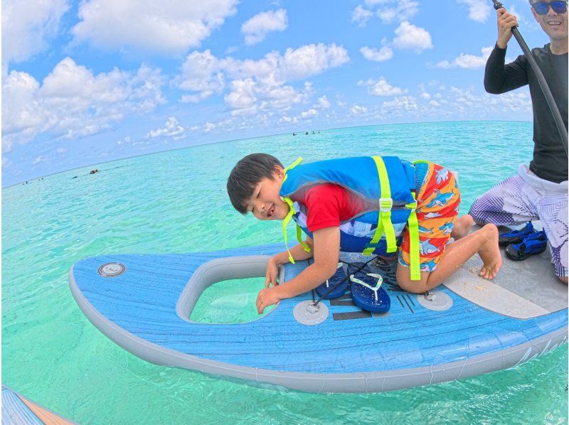 【宮古島｜ウミガメSUPツアー｜1時間】⭐️OPEN記念1組限定貸切⭐️ドローン＆水中撮影無料！SUPでウミガメを探しに行こう♪の紹介画像