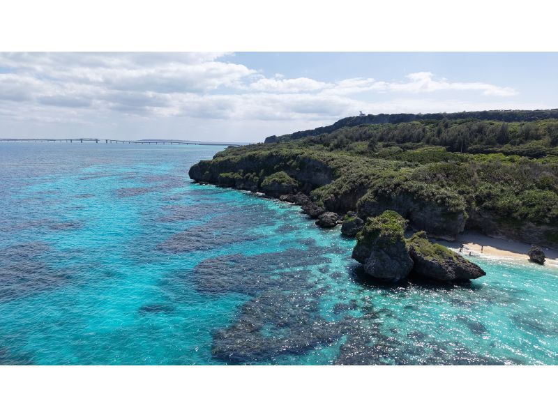 【宮古島｜秘境SUPツアー｜1.5時間】⭐️OPEN記念1組限定貸切⭐️ドローン＆通常撮影無料?宮古島の秘境をSUPで冒険♪の紹介画像