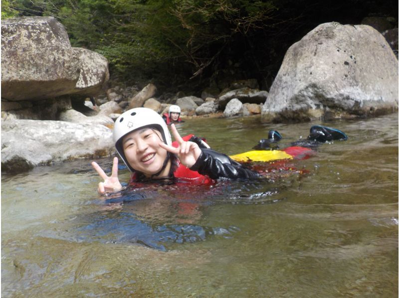 【岐阜県　奥長良川】SUP（サップ）とキャニオニングをWコンボ。W癒し系アウトドア体験の紹介画像