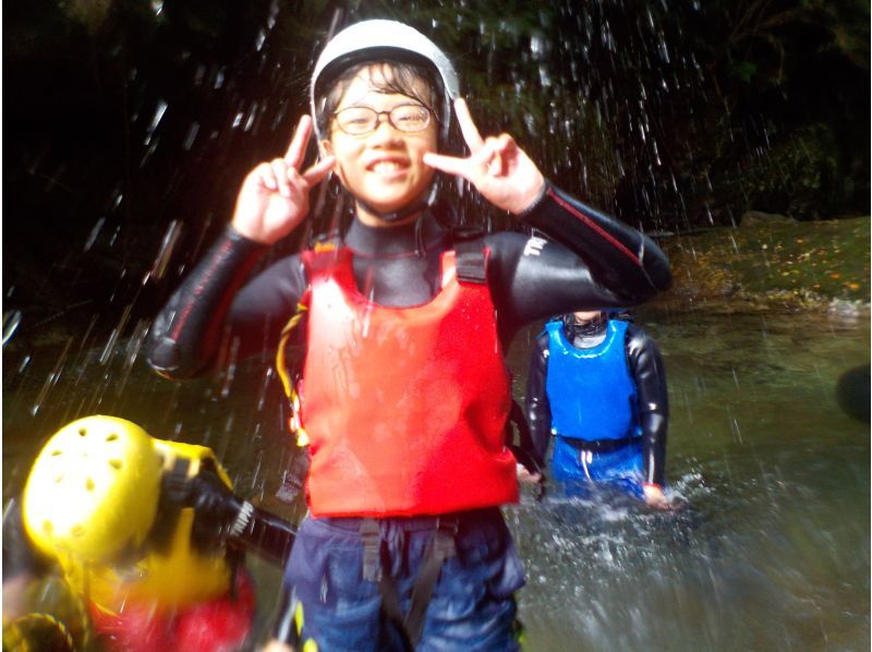 【岐阜県　奥長良川】SUP（サップ）とキャニオニングをWコンボ。W癒し系アウトドア体験の紹介画像