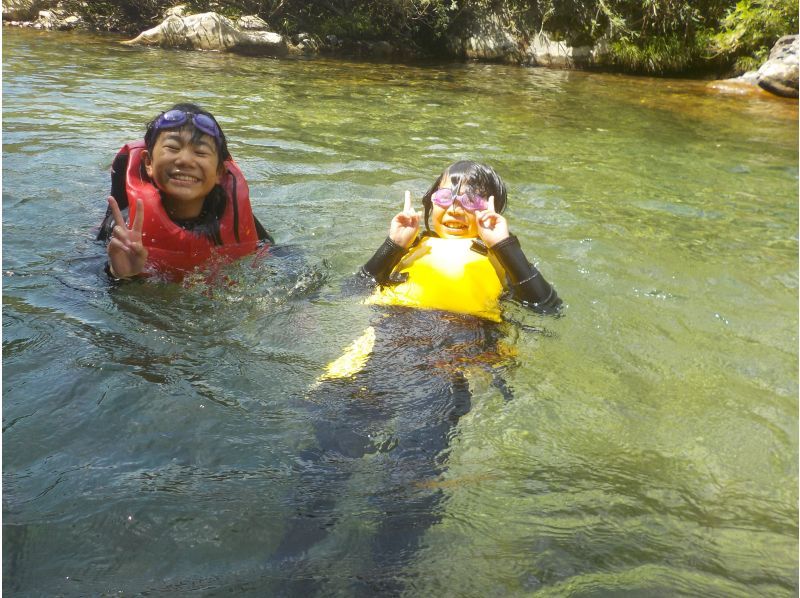 【岐阜県　奥長良川】SUP（サップ）とキャニオニングをWコンボ。W癒し系アウトドア体験の紹介画像