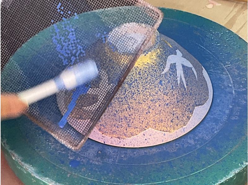 【神奈川・横浜市】期間限定！スパッタリング技法を使って春の器を作ろう♪の紹介画像