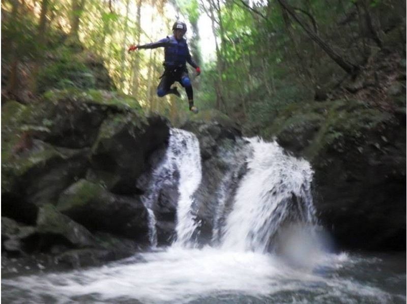 【熊本県】【熊本県】滝登り(シャワークライミング)　上級コース　9/1～9/30の期間の紹介画像