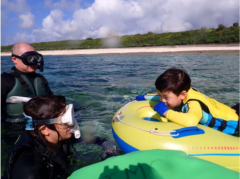 『家族限定』空港から30分【天然水族館シュノーケリング】ウミガメ・クマノミ・カラフルなお魚を探しに行くよ！｜海のテーマパークへ｜船酔いなしの紹介画像