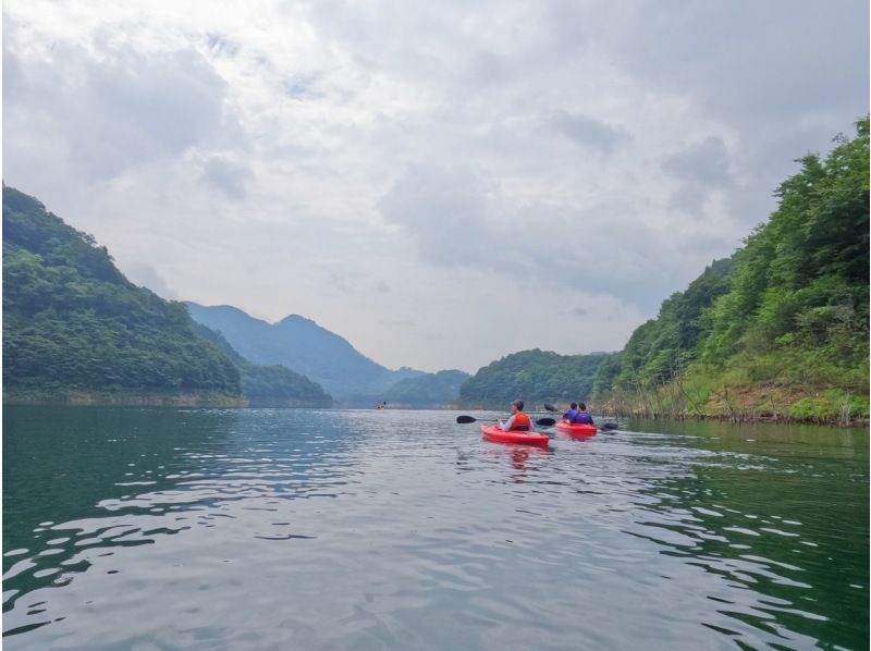 【広島・三段峡】湖・カヤック/カヌー60分｜龍姫湖カヤックレイククルージングの紹介画像