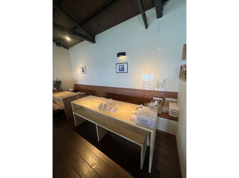 【沖縄・うるま市】貝殻シーサー作り体験｜海カフェ併設・当日持ち帰りOKの紹介画像