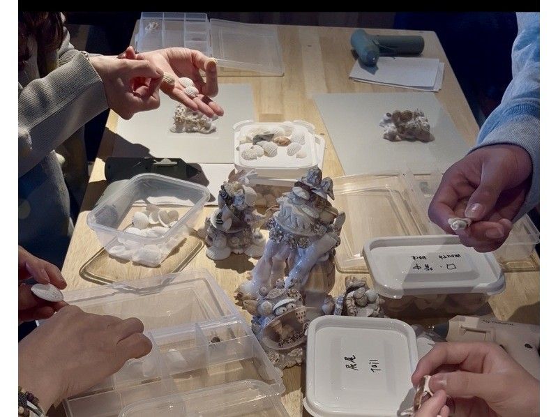 【沖縄・うるま市】貝殻シーサー作り体験｜海カフェ併設・当日持ち帰りOKの紹介画像