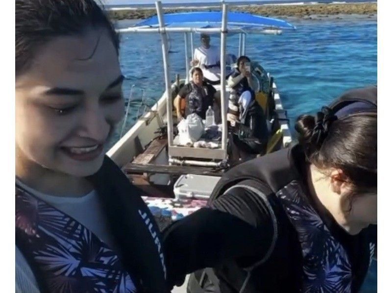 【久米島・はての浜】相乗り！地元に生まれ育ったうみんちゅが案内する絶景シュノーケリング！（フィン・マスク貸出し無料、写真動画プレゼント）の紹介画像