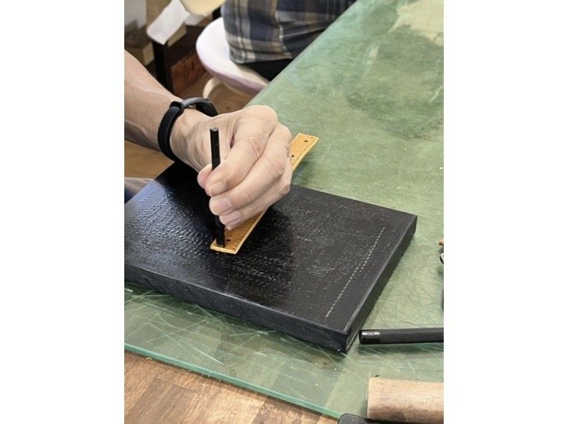 【山梨県・富士五湖】富士山の麓でベルトループキーホルダーの手縫い体験の紹介画像