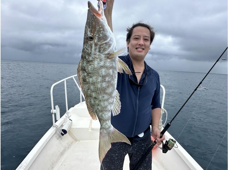 【石垣島・夕方貸切】初心者、初挑戦大歓迎！！夕日を眺めながら船で行くルアーフィッシング！（手ぶらOK、写真プレゼント）の紹介画像