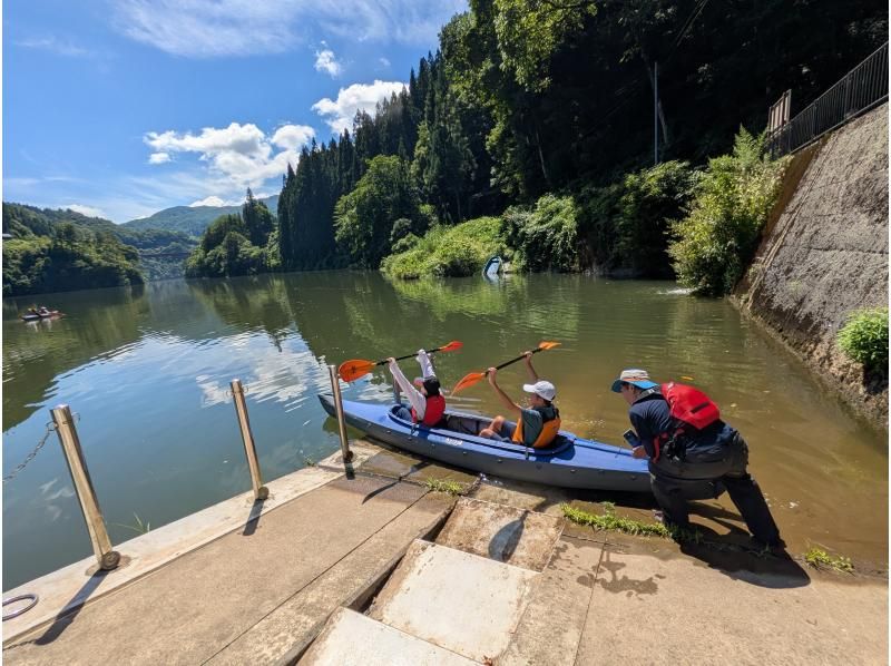 【福島・奥会津（金山町）】霧幻峡カヤックツアー｜絶景に溶け込む水上散歩。五感を揺さぶる絶景パドル！初心者・女性・子連れ歓迎の紹介画像