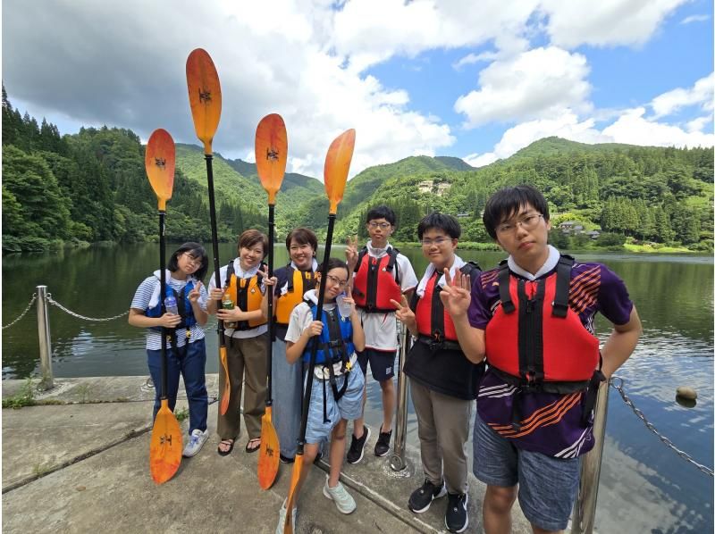 【福島・奥会津（金山町）】霧幻峡カヤックツアー｜絶景に溶け込む水上散歩。五感を揺さぶる絶景パドル！初心者・女性・子連れ歓迎の紹介画像