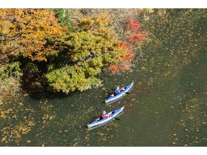 【福島・奥会津（金山町）】朝涼み霧幻峡カヤック｜奥会津の朝。静寂を切り裂くパドル音で心身をリセット！初心者・女性・子連れ歓迎の紹介画像