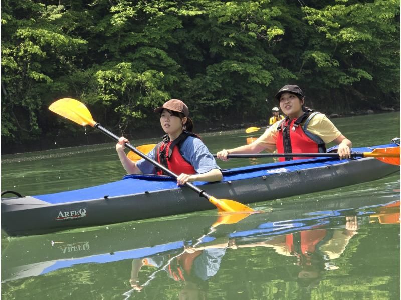 【福島・奥会津（金山町）】夕涼み霧幻峡カヤック｜自然の音に耳を傾ける贅沢。一日の終わりに心のリセットを。大人の休日・女子旅にの紹介画像