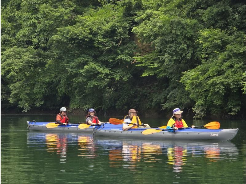 【福島・奥会津（金山町）】夕涼み霧幻峡カヤック｜自然の音に耳を傾ける贅沢。一日の終わりに心のリセットを。大人の休日・女子旅にの紹介画像