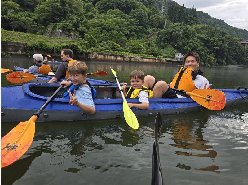 【福島・奥会津（金山町）】夕涼み霧幻峡カヤック｜自然の音に耳を傾ける贅沢。一日の終わりに心のリセットを。大人の休日・女子旅にの紹介画像