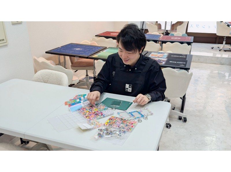 【東京・池袋】駅徒歩1分｜トレカでオリジナルキーホルダー作り体験｜初心者OK・親子歓迎・手ぶらOKの紹介画像