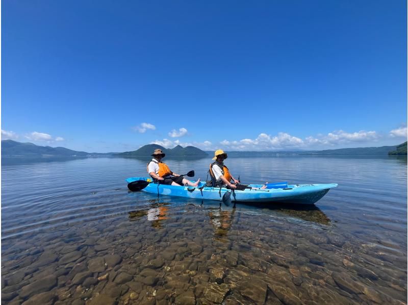 【北海道・洞爺湖】のんびりカヤック体験！穏やかな湖上クルーズを楽しもう・春は新緑・秋は紅葉も♪ガイド付きで初心者も安心して楽しめます！の紹介画像